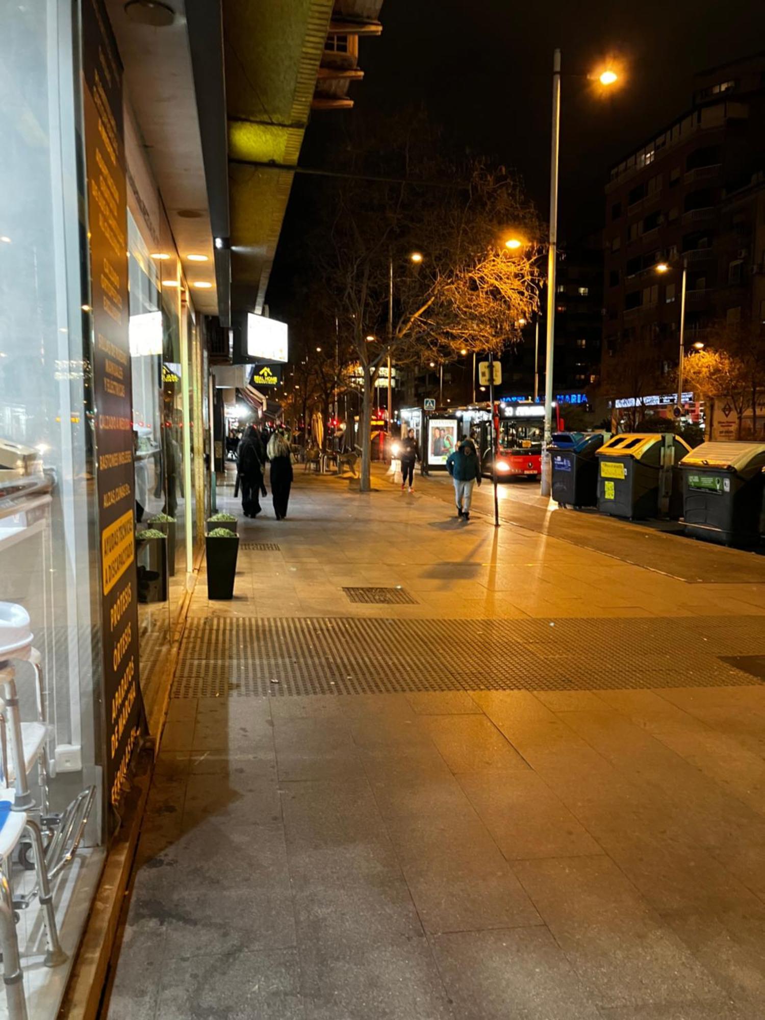 Apartamento En Camino De Ronda De Dos Habitaciones Y Salon 그라나다 외부 사진
