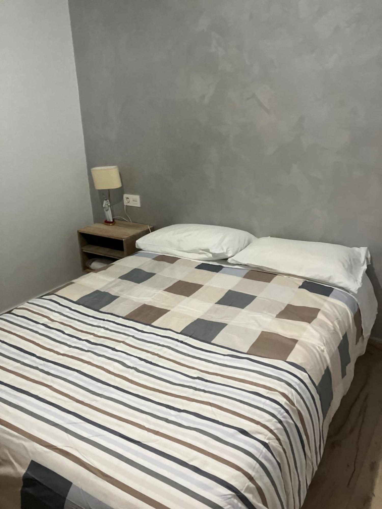 Apartamento En Camino De Ronda De Dos Habitaciones Y Salon 그라나다 외부 사진